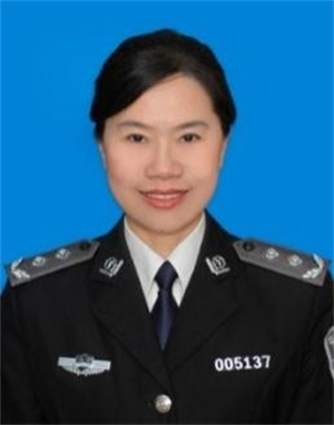 赵华明（女）<br>辽宁省劳动人事争议调处专家委员会首席专家，辽宁公安司法管理干部学院科研部主任兼学报主编、三级教授