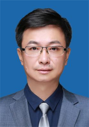 王英明（男）<br>辽宁大学法学院副教授，博士，辽宁省劳动人事争议研究会副秘书长
