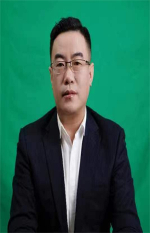 李金泽（男）<br>原中国青年报辽宁记者站摄影记者，心理健康工作委员会执行主任，辽宁省劳动人事争议研究会副秘书长